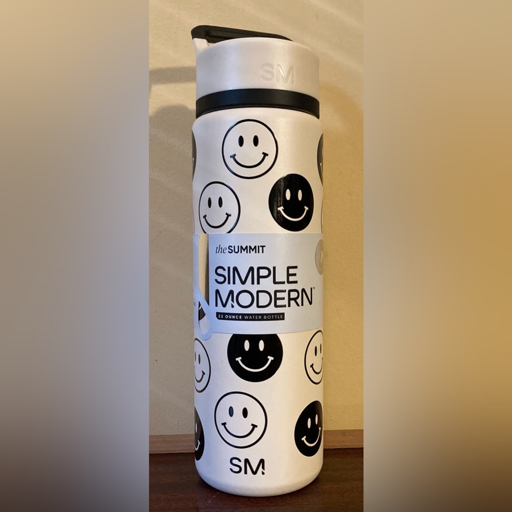 Simple Modern Smiley Face Summit Tumbler
